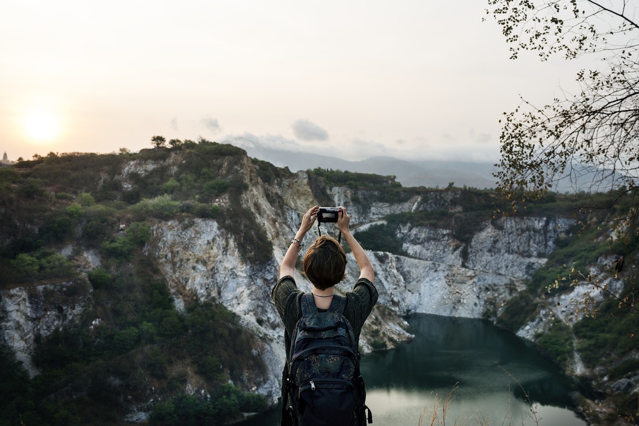 周友成與何音西的奇妙旅程最新章節(jié)探索