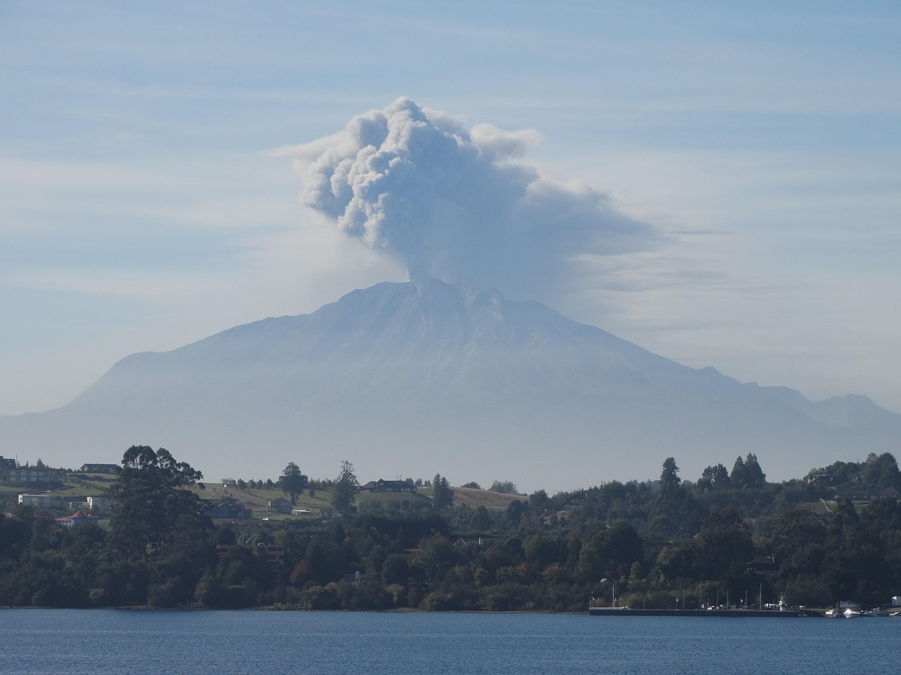 五月火山噴發(fā)最新動態(tài)，全球關(guān)注與報告